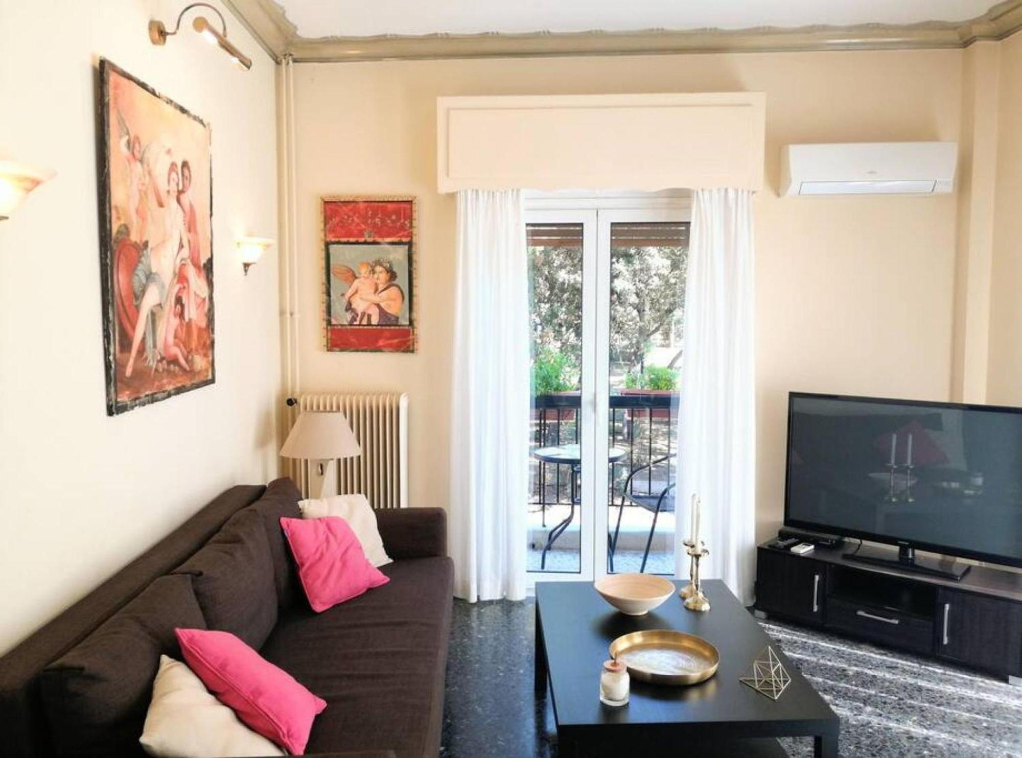 Elegant Apartment In Acropolis With Roof Garden Athén Kültér fotó